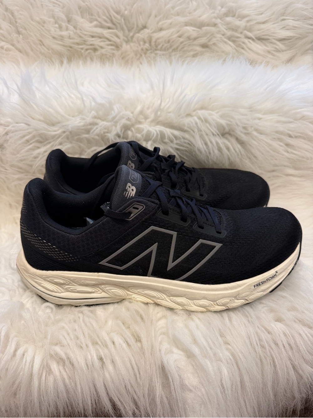 New Balance Men's Black Running Sneakers with White Midsole